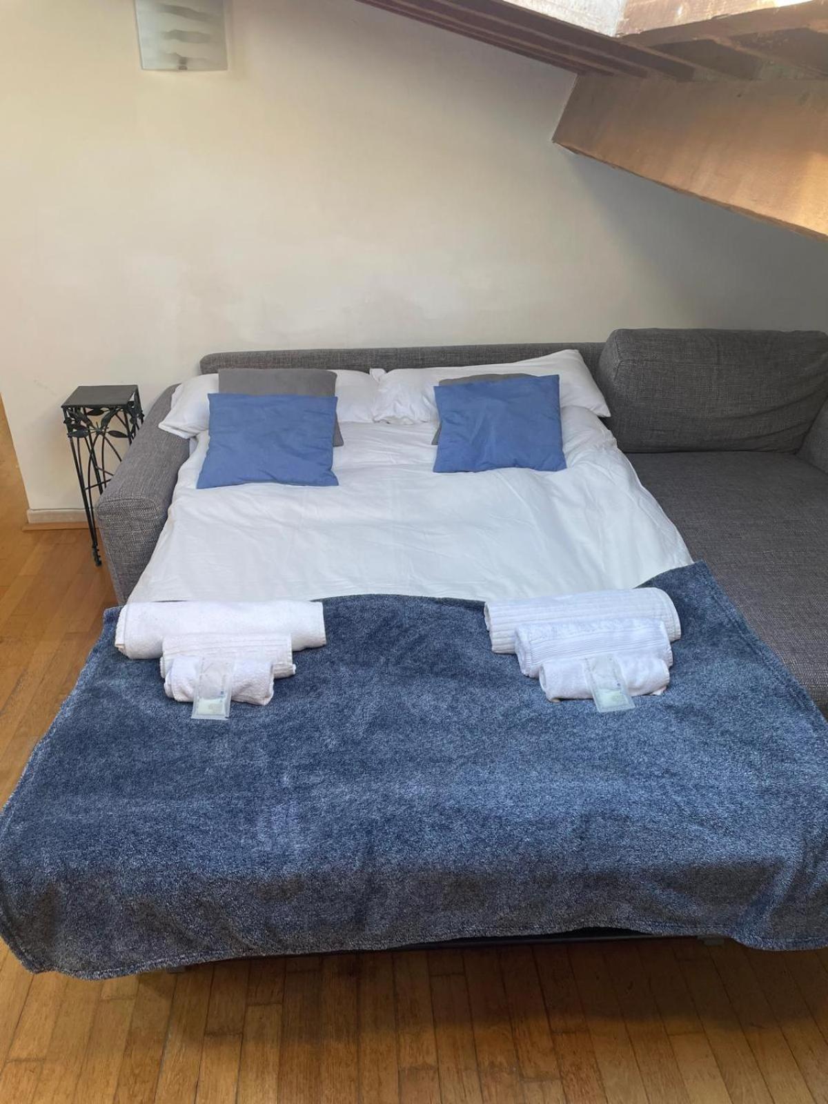 Apartmán Luminosa Mansarda Vicino Al Porto Livorno Exteriér fotografie