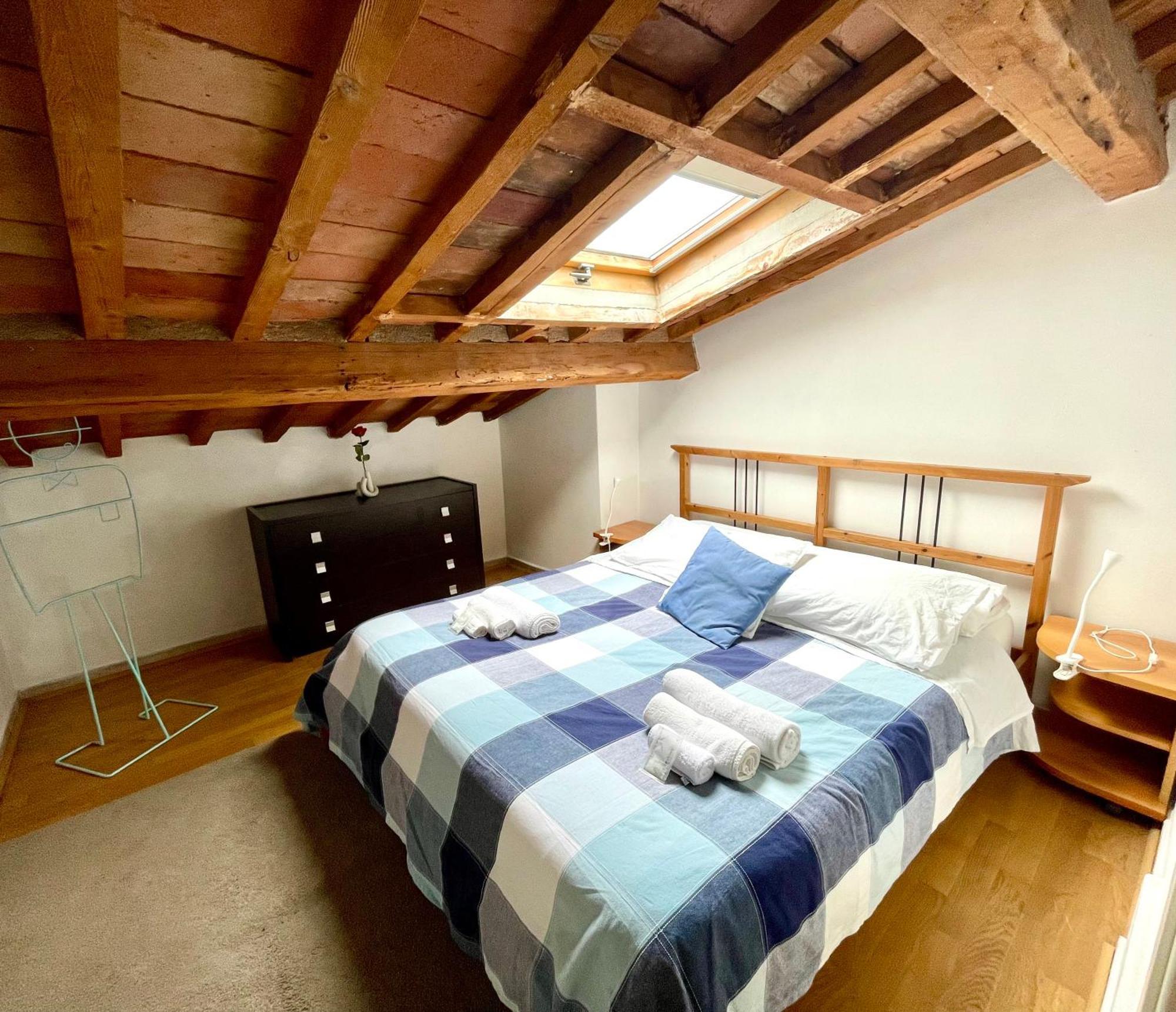 Apartmán Luminosa Mansarda Vicino Al Porto Livorno Exteriér fotografie